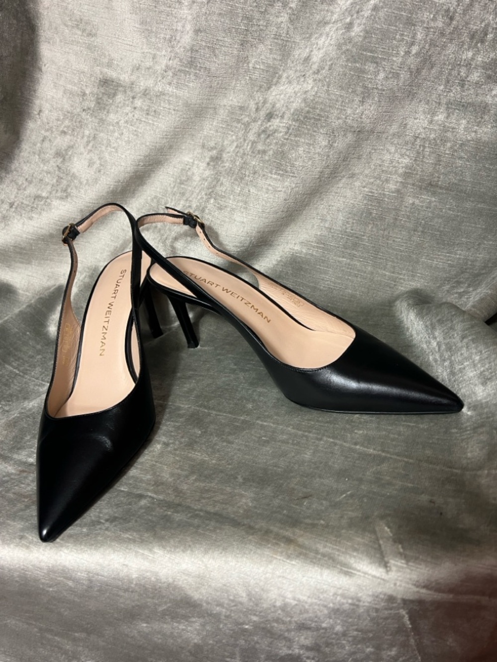 Stuart Weitzman Women's Black Heeled Leather "Power" Slingback Shoes. Sze 7B